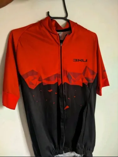 Roupa para ciclismo completa e nova