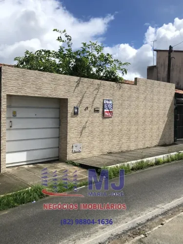 Vendo excelente casa com piscina em Benedito Bentes - Maceió - AL