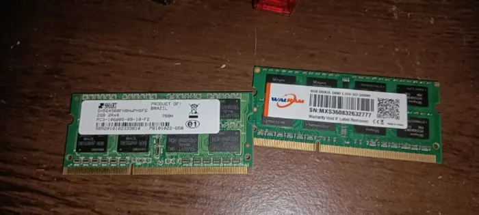 duas memorias de notbook de 8 gigas cada frenguencia 1600 
