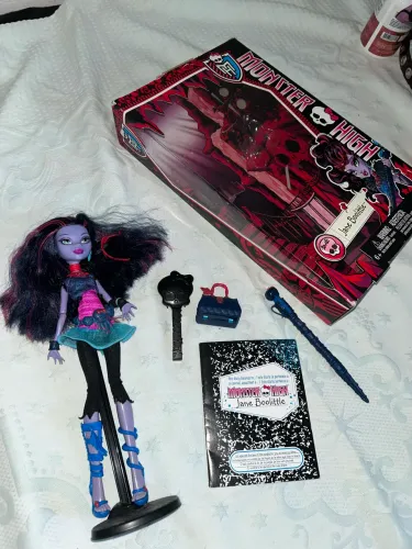 Monster high Jane boolittlee seminova completa