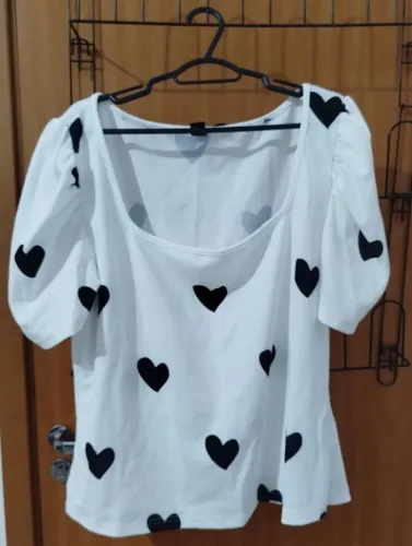 Blusa Estampa Corações Plus Size