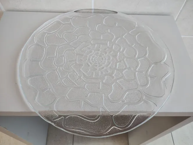 Prato para bolo de vidro craquelado.