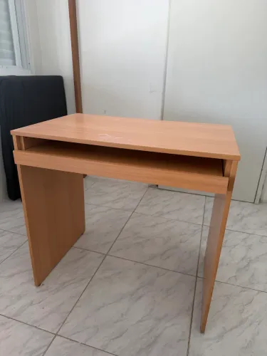 Mesa para computador - escritório