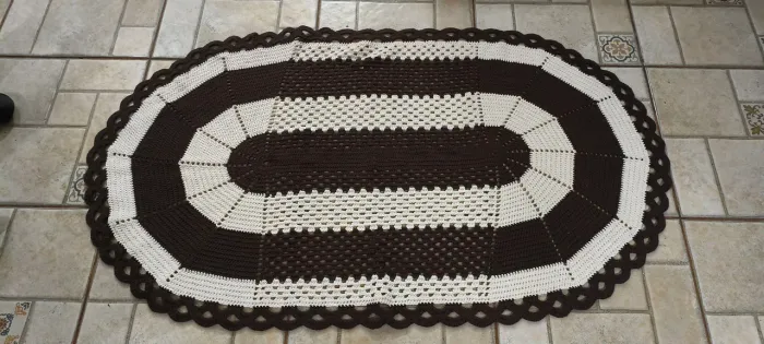 Tapete artesanal de crochê para sala