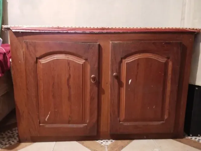 Armário de madeira, 2 portas, 1 prateleira