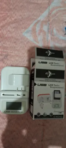 Carregador de bateria removível para celular
