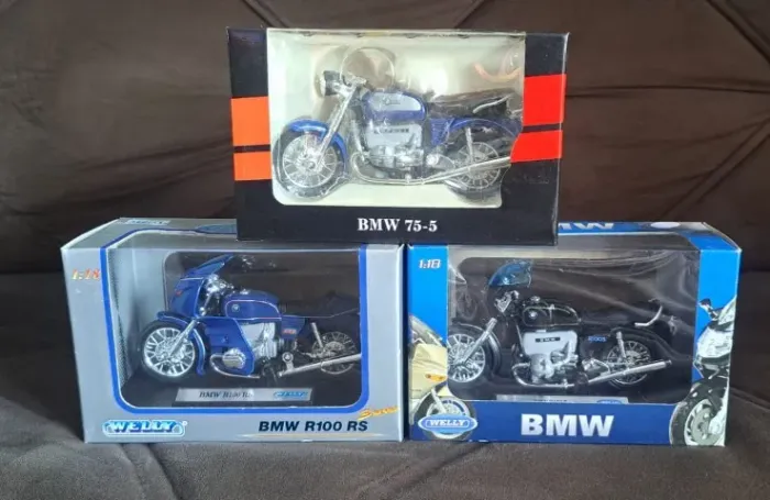 Kit com 3 miniaturas BMW 1:18- BMW 75-5, BMW R100S e BMW R100RS
