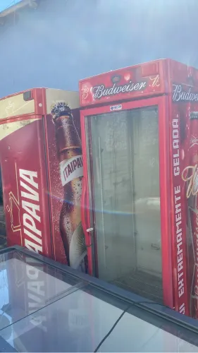 Freezer expositor, cervejeiro e ilha