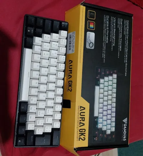 Teclado mecânico Aura GK2