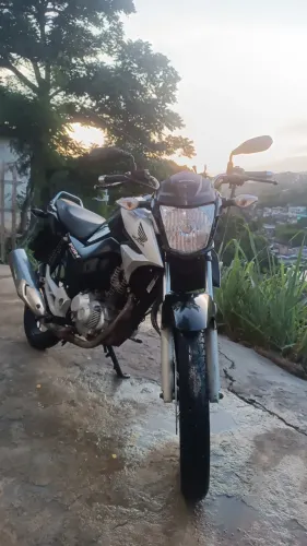 Fan 160 preta 2022 Venda ou troca por XRE300