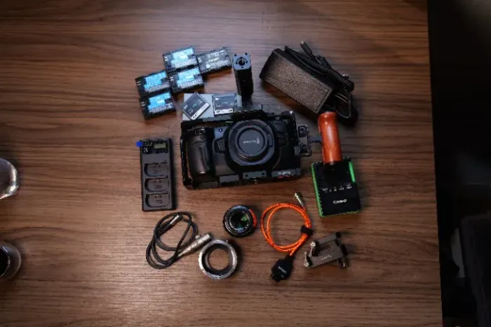 Kit completo Blackmagic Pocket 4K + 45mm Olympus F1.8 + 768GB de SD CFast