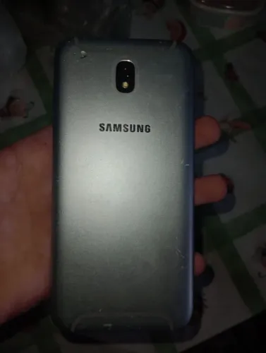 Vende-se um celular J7 pro pra retirar as peças 50