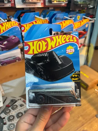 Hotwheels armored batmobile batmóvel
