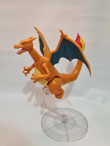 Boneco Pokemon jazwares select charizard 