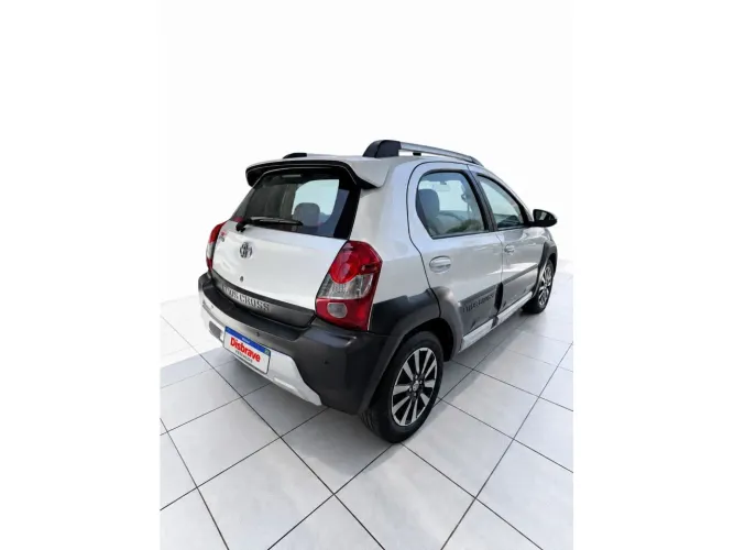 Toyota Etios Cross 1.5 Flex 16V 5P Aut. 2015