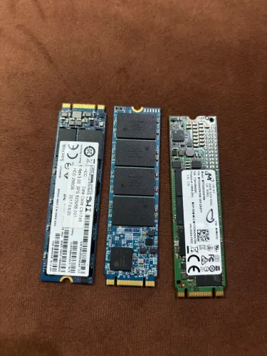 Vendo 3 ssd tipo M2 todos de 256gb