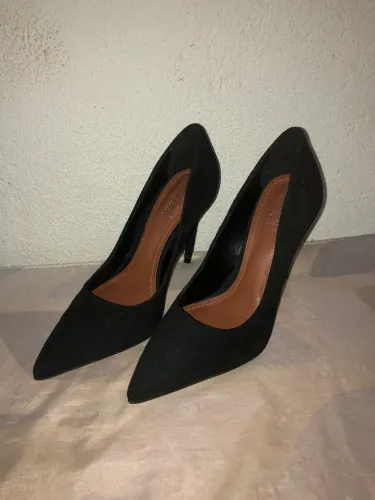 Scarpin (salto alto fino)