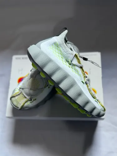 Nike Mind 002 Flyknit Barely Volt Wolf Grey (42)