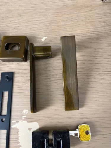 Fechadura para porta externa