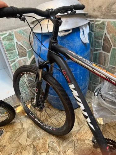 Bicicleta Toda em Alumínio WNY
