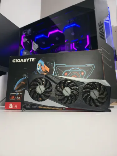 RX 7600 8gb triple fan Gigabyte 