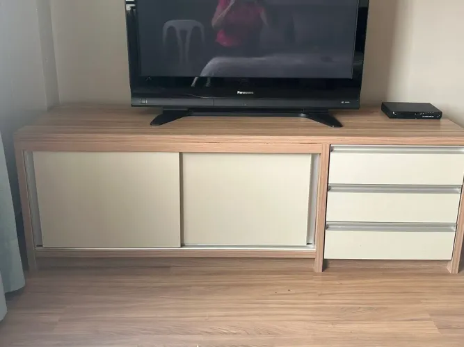 Balcão TV. - Quarto 