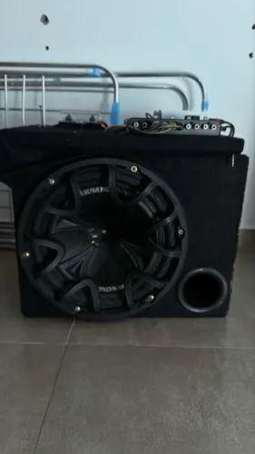 Caixa subwoofer bravox 10?