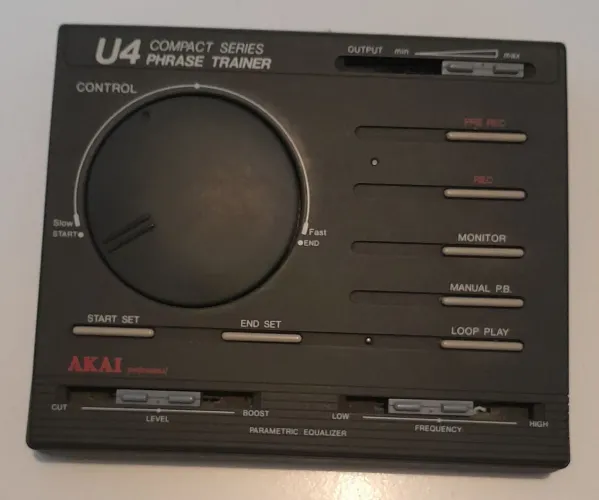 Akai U4 compact series frase trainer decada 80