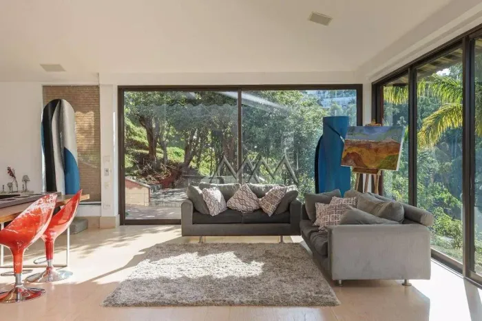 Casa à Venda no Condomínio Village Terrasse com 4 Suítes - 480m²
