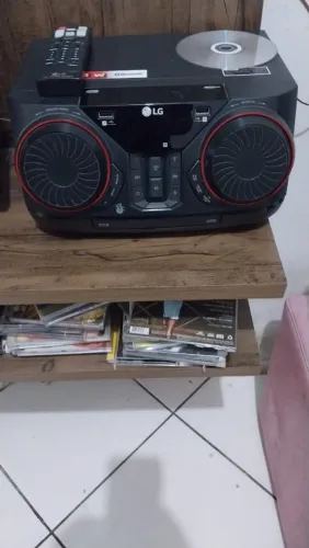 Aparelho de som. LG semi novo.