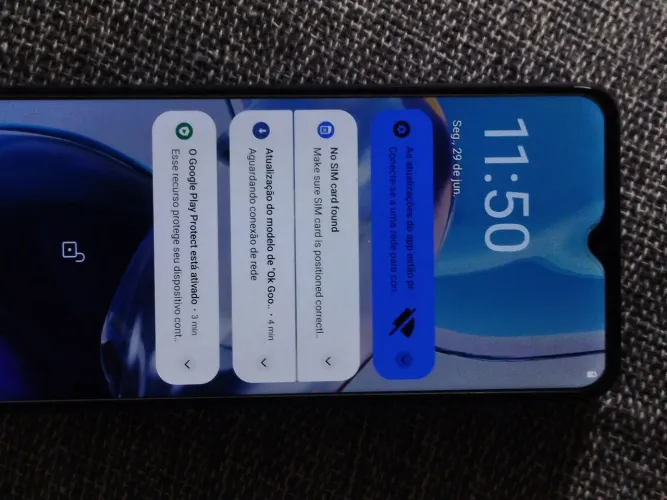 Vendo um celular usado  bem conservado 