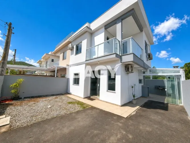 Excelente Casa 3 dormitório(s) em Campeche - Florianópolis
