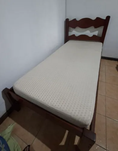 CAMA DE SOLTEIRO COM COLCHÃO