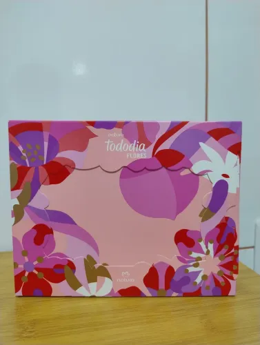 Kit Natura Flores hidratante, body splash e sabonetes