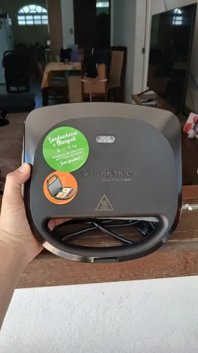 Sanduicheira Elétrica Cadence SanduGrill 750W - 127V
