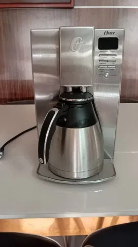 Cafeteira Elétrica Oster Inox com Jarra Térmica (Excelente Estado!)
