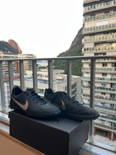 Chuteira Nike Beco 2 Society - Tamanho 42