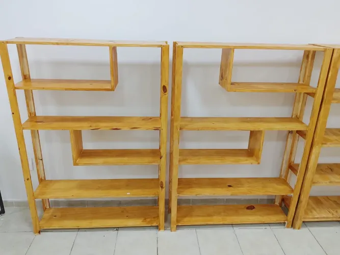 Vende-se Prateleiras 