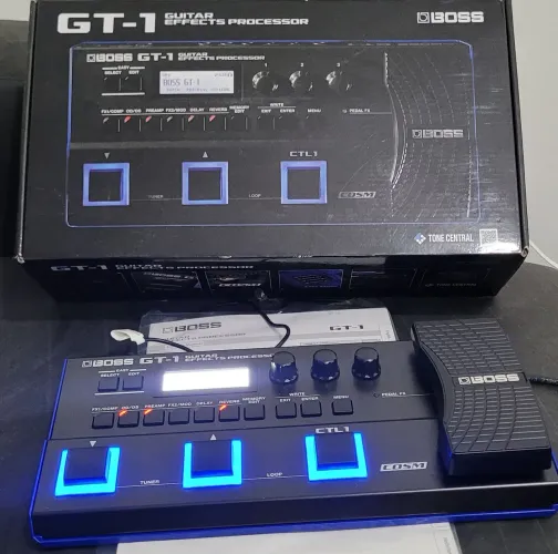Pedaleira Boss GT-1