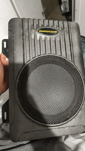 Caixa SUBWOOFER amplificada 8 polegadas HURRICANE