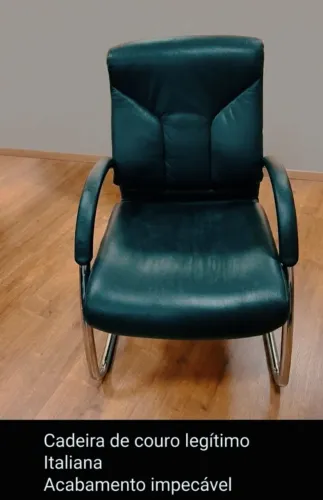 Cadeira de Escritório Executiva Fixa - Design Italiano (Couro Black)
