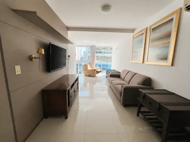 Aluga-se Apartamento 3 quartos Semi-mobiliado em Itapuã