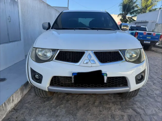 Mitsubishi L200 Triton HPE 3.2 CD TB Int.diesel AUT 2012