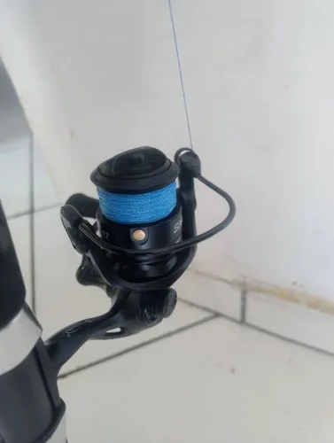 Vara fibra maciça + molinete e linha