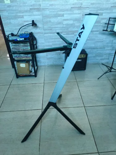 Suporte para Teclado - Stay Slim Prata pra 01 teclado