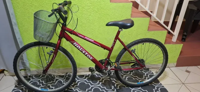 Bicicleta aro 26 com cesto 21 marchas