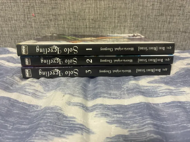 Mangá Solo Leveling volumes 1 até 3