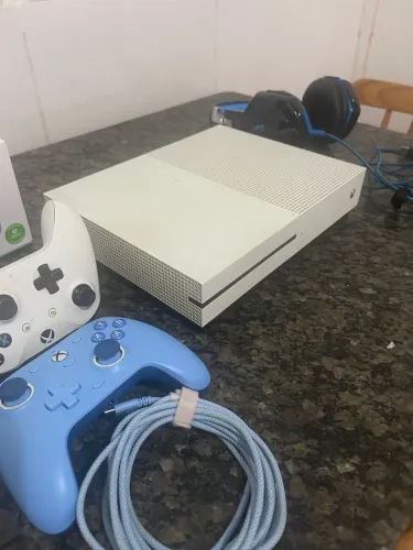 Xbox One S