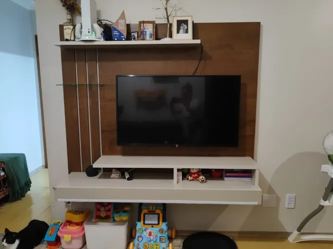 Painel Suspenso Valência para TV até 50"