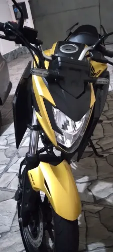 Vendo moto honda cb300 f thuister com 28mil km original